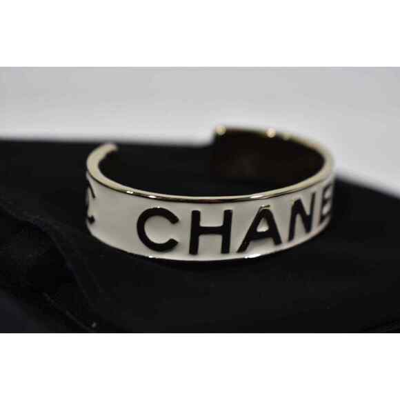 Chanel 22S Gold White Enamel Metal Interlocking CC Logo Arm Cuff Bracelet Small - Picture 9 of 12